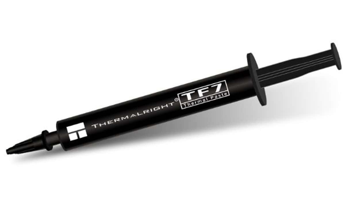 In de productverpakking zit Thermalright TF7 thermische pasta.