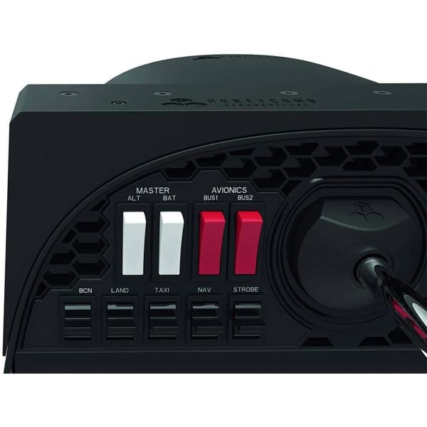 Voertuignavigatiesysteem met bedieningsknoppen voor vliegtuig en landingsvoertuigen op Azoth Gaming display.