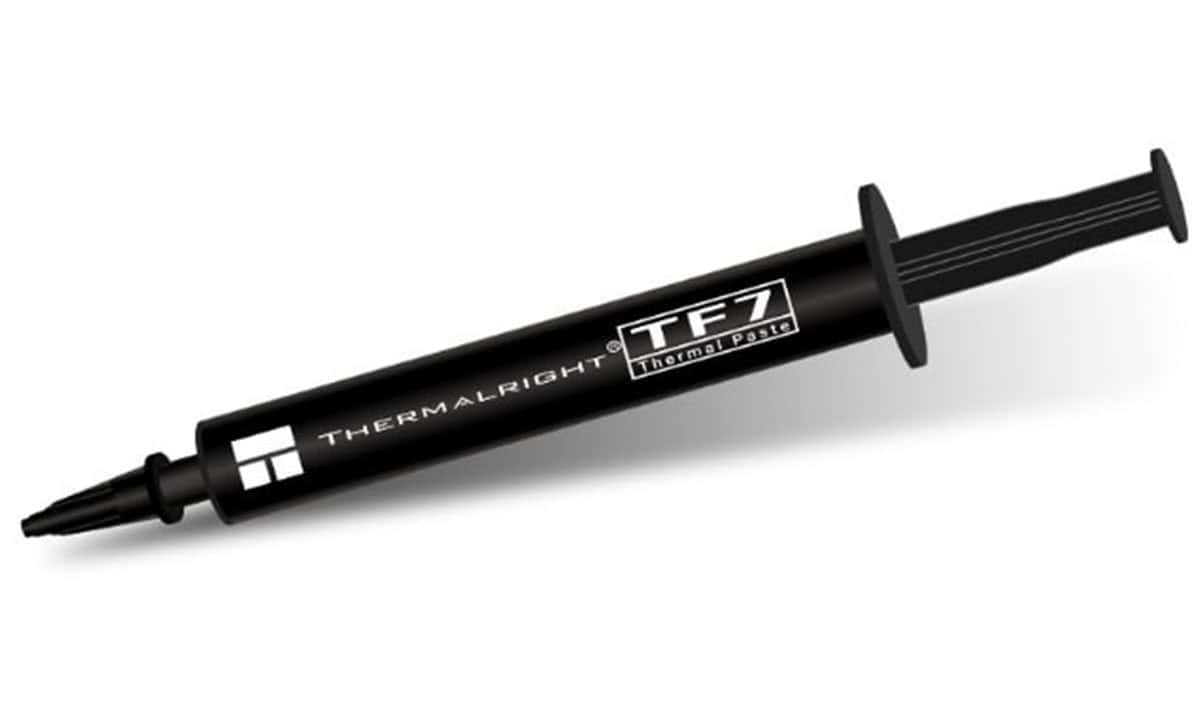 In de productverpakking zit Thermalright TF7 thermische pasta.