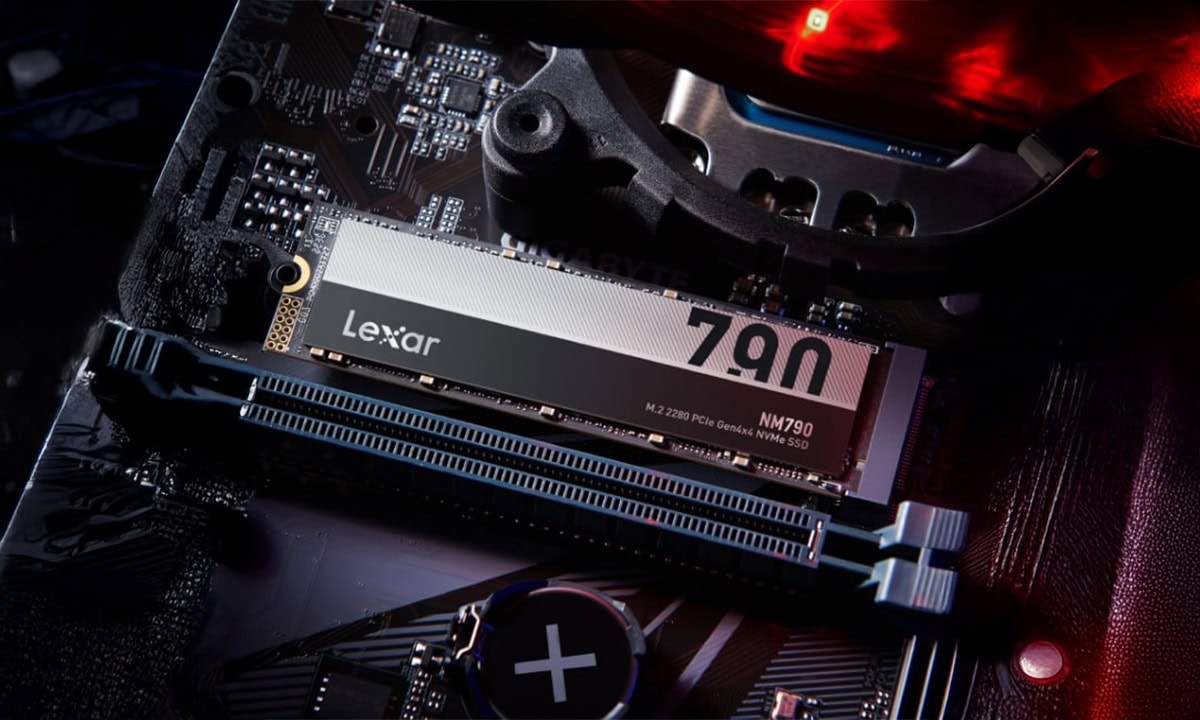 Lexar NM790 1TB NVMe PCIe Gen4 SSD voor snelle opslag en gaming prestaties, compatibel met PS5, met leessnelheid tot 7400MB/s en schrijfsnelheid tot 6500MB/s.