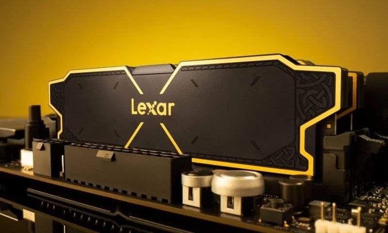 Lexar Thor OC 16GB DDR5 RAM modules met zwart en geel ontwerp, geschikt voor high-performance gaming en overklokken, compatibel met Intel XMP 3.0 en AMD EXPO.