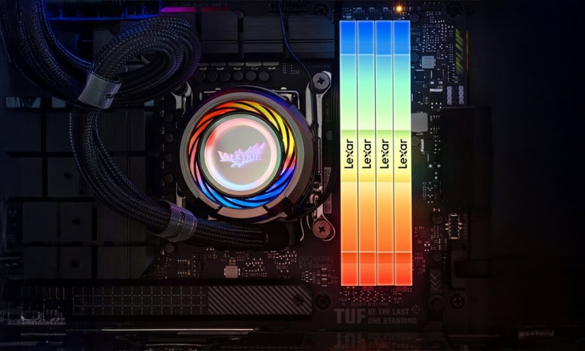 Geavanceerde RGB-geheugenmodules van Lexar Thor 32GB (2x16GB) met kleurrijke verlichting, geschikt voor high-performance gaming en overklokken.