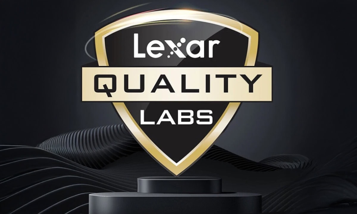 Lexar Thor RGB 32GB DDR5 RAM met RGB-verlichting en zwarte heatsink, geschikt voor high-performance gaming en overklokken.