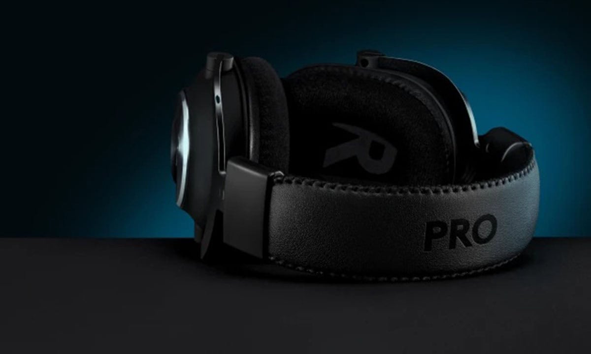 Hoogwaardig gaming headset voor ultieme geluidsbeleving met noise-cancelling en comfort, ideaal voor professionele gamers en streamers.