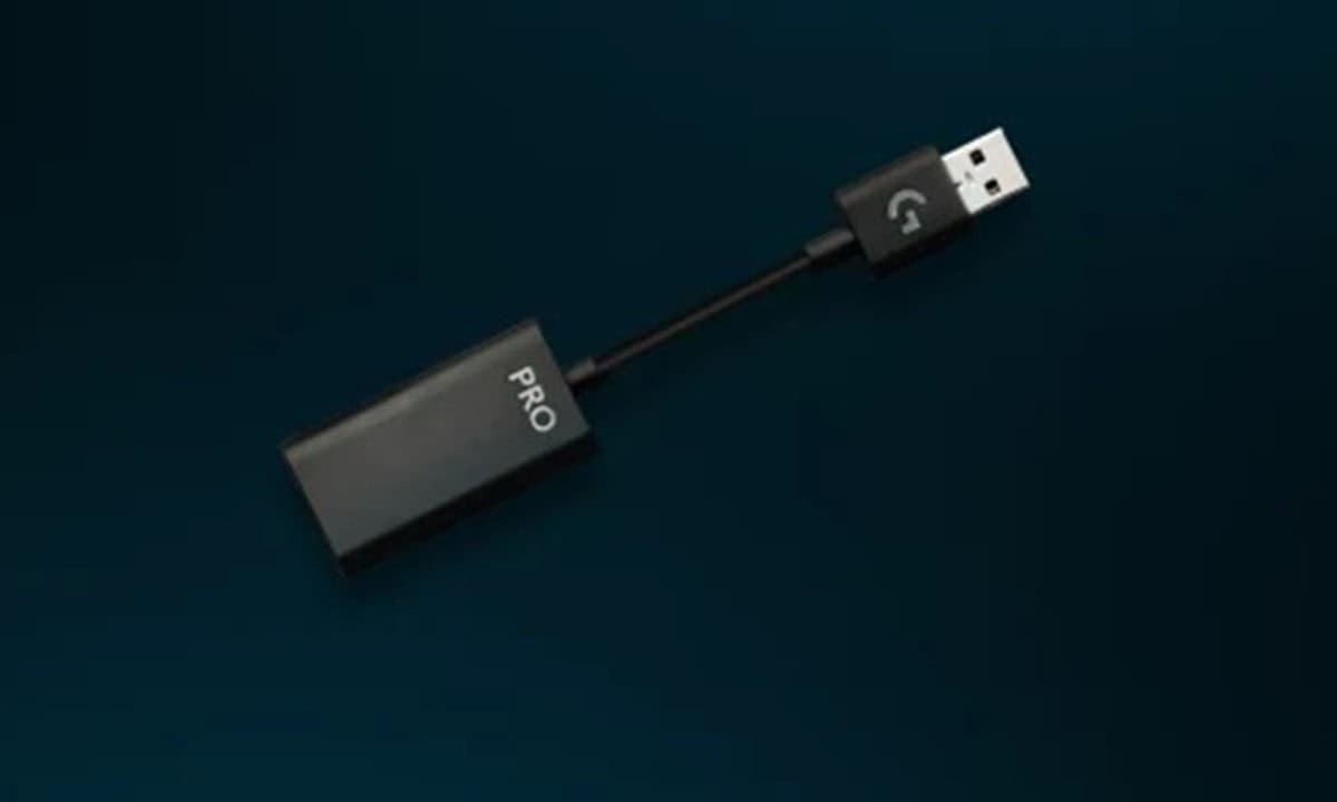 Draadloze adapter voor gaming en high-speed dataoverdracht. Compact ontwerp, geschikt voor diverse apparaten, ideaal voor gamers en tech-liefhebbers.