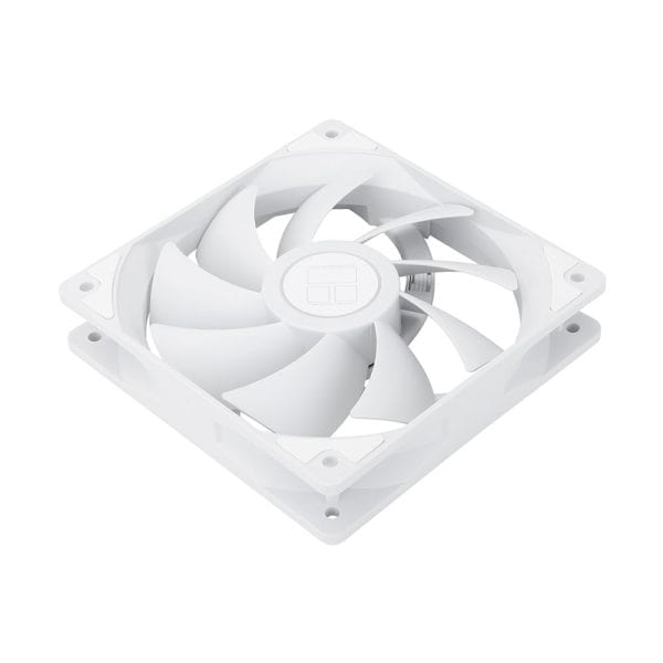 Elegant witte ventilator voor gamingsystemen en computerkoeling.