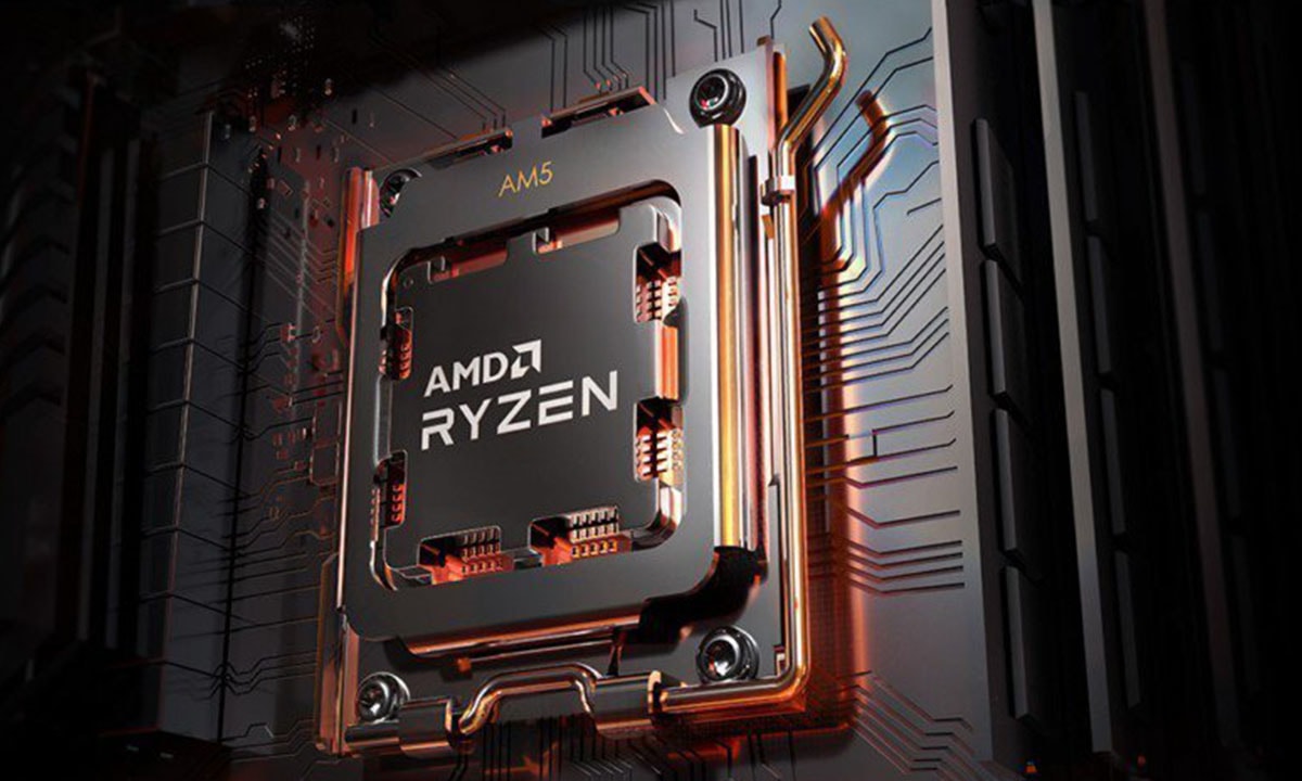 Close-up van de AMD Ryzen 5 7600 processor in een computerbehuizing, met focus op de details van de CPU en socket AM5.