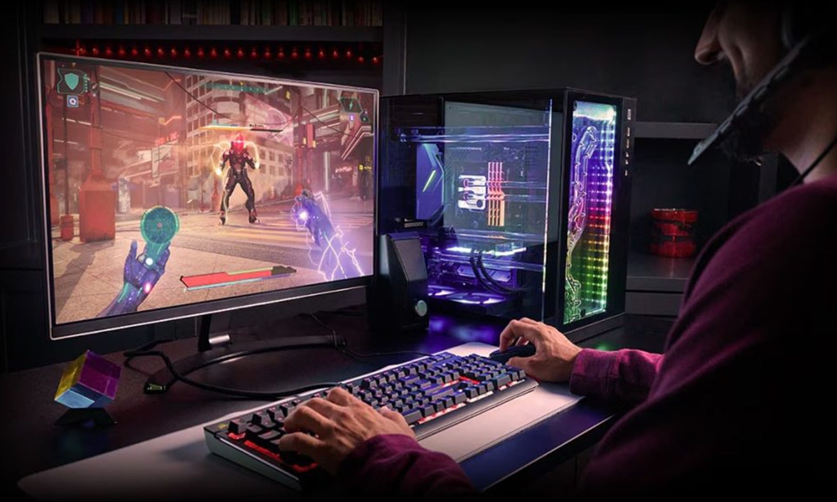 Gaming computer met AMD Ryzen 7 9700X processor, RGB-verlichte pc-behuizing, en high-performance gaming monitor voor optimale game-ervaring.
