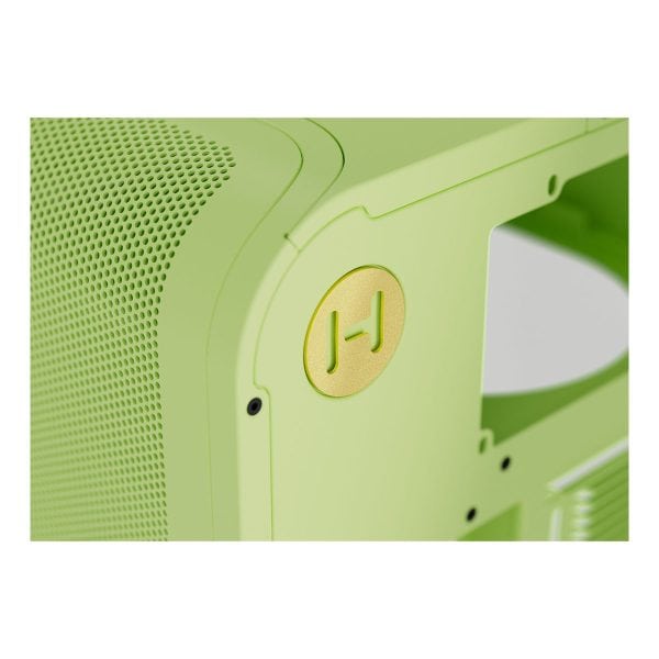 Close-up van de groene HYTE X50 Matcha gaming behuizing met gehard glas en USB 3.2-poorten, ontworpen voor optimale gaming prestaties en stijlvolle uitstraling.