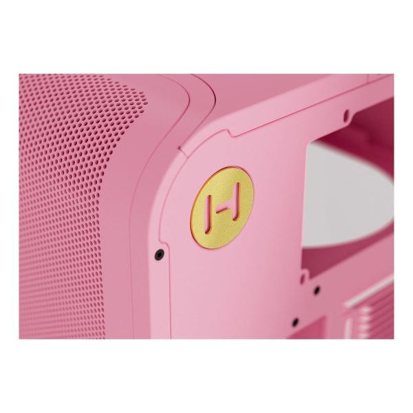 Close-up van de roze HYTE X50 Strawberry Milk behuizing met gehard glas en USB 3.2-poorten, ontworpen voor gaming en modding.