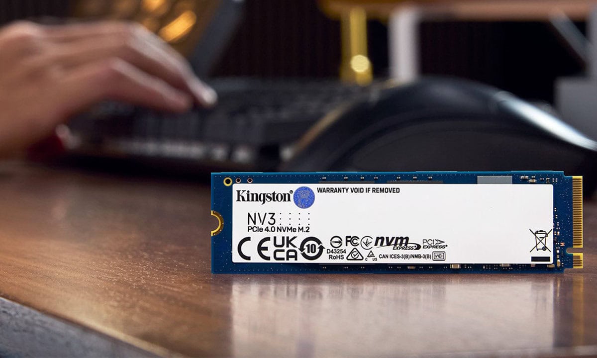 Kingston NV3 2TB NVMe PCIe 4.0 SSD voor snelle gegevensoverdracht en opslag, ideaal voor gaming en high-performance computers.