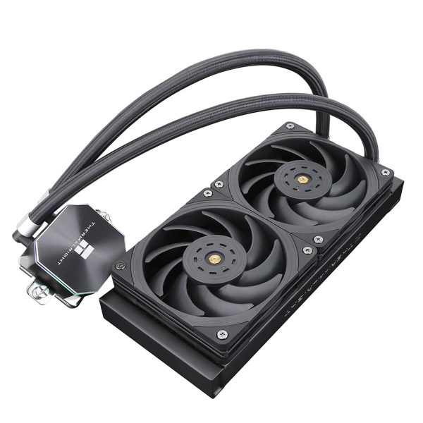 Zwarte CPU waterkoeler met dubbele ventilatoren en radiator, compatibel met Intel en AMD, ideaal voor gaming en high-performance systemen.