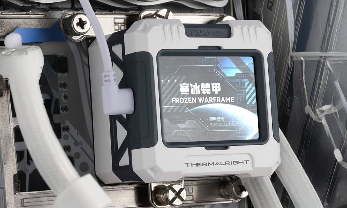 Close-up van de Thermalright Frozen Warframe 240 ARGB waterkoeler, ontworpen voor CPU's, met witte behuizing en ARGB-verlichting, compatibel met Intel en AMD.