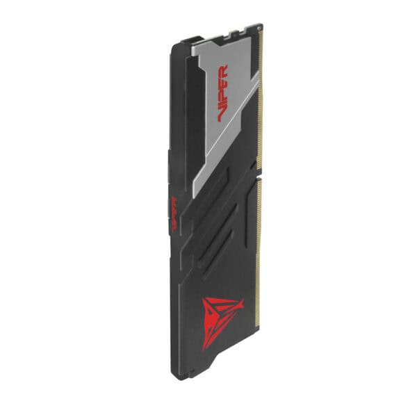 Patriot Viper Venom 16GB DDR5 RAM module met zwart en rood ontwerp, geschikt voor high-performance gaming en overklokken.