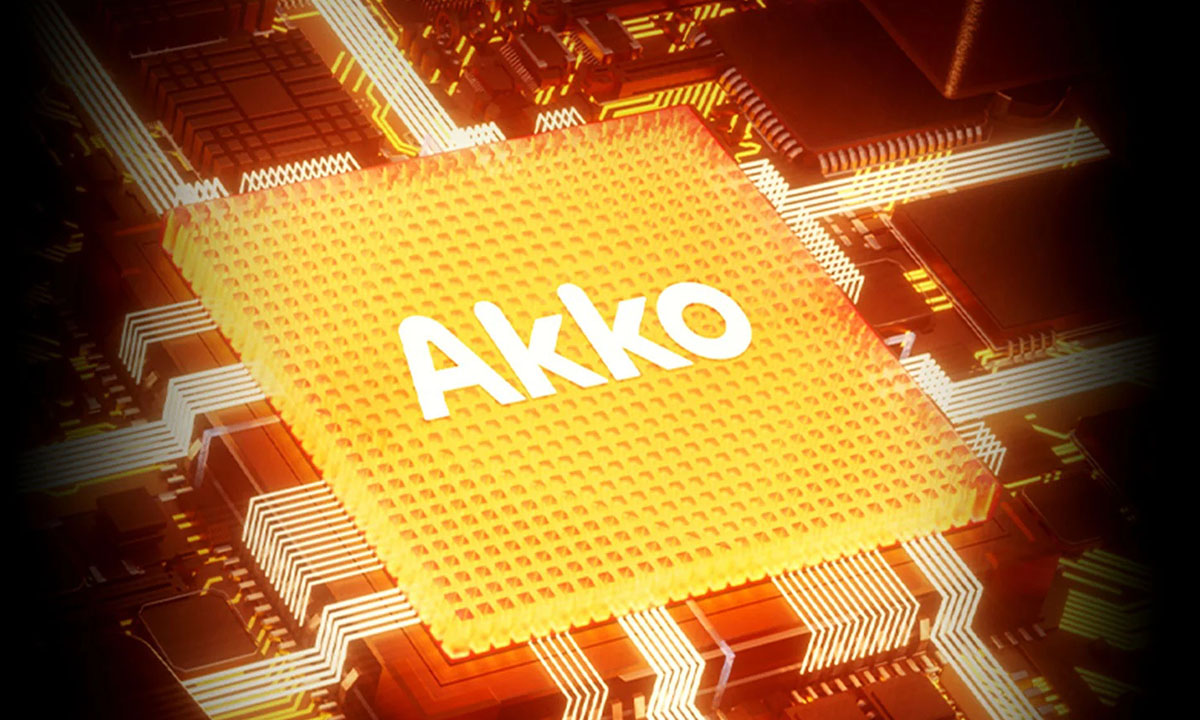 Close-up van de Akko MOD68 HE Misty Black Brown mechanische gaming-toetsenbord met 65% lay-out, magnetische switches, ARGB-verlichting en draadloze connectiviteit.