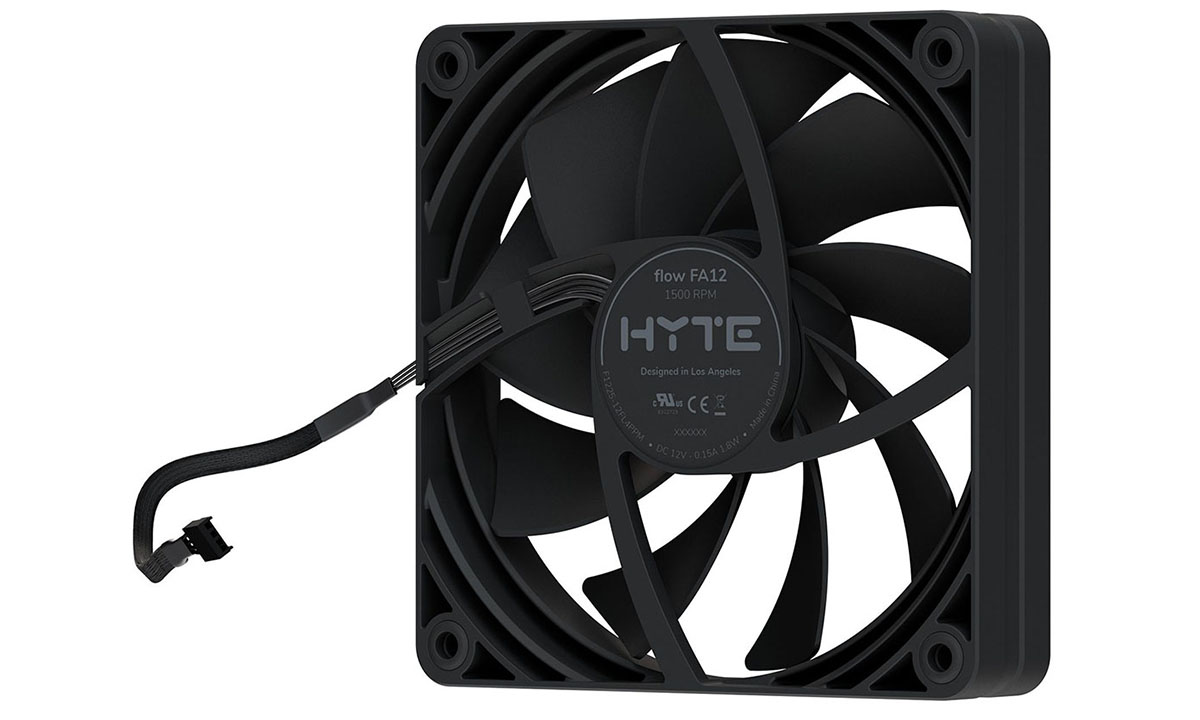 Ventilator van HYTE FA12 in zwart, ontworpen voor optimale koeling in pc-behuizingen, met 120mm ventilator en stille werking.