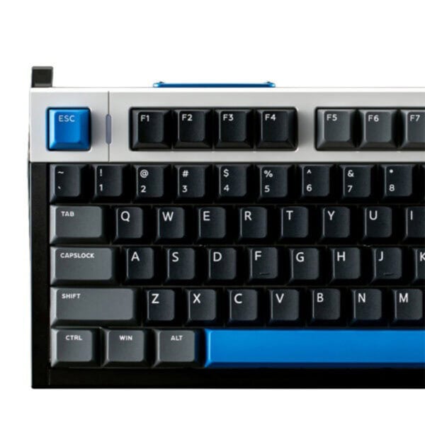 Close-up van de IQUNIX EZ80 mechanische gaming toetsenbord met RGB-verlichting, Hall Effect-schakelaars en magnetische switches, ideaal voor gamers en professionals.