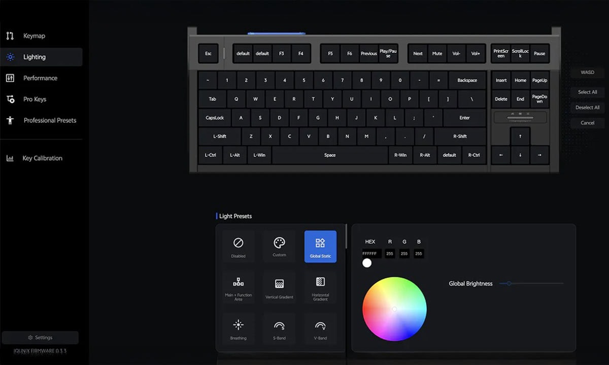 Hoogwaardig IQUNIX EZ80 80% mechanisch gaming toetsenbord met magnetische Jade Pro switches, RGB-verlichting, Hall Effect hall-sensor, hot-swappable switches en 8K Hz polling rate.