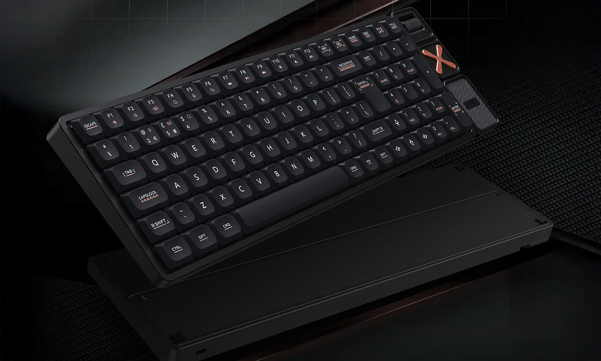Hoogwaardig draadloos mechanisch gaming toetsenbord met RGB-verlichting, hot-swappable switches en een compact ontwerp, ideaal voor gamers en professionals.