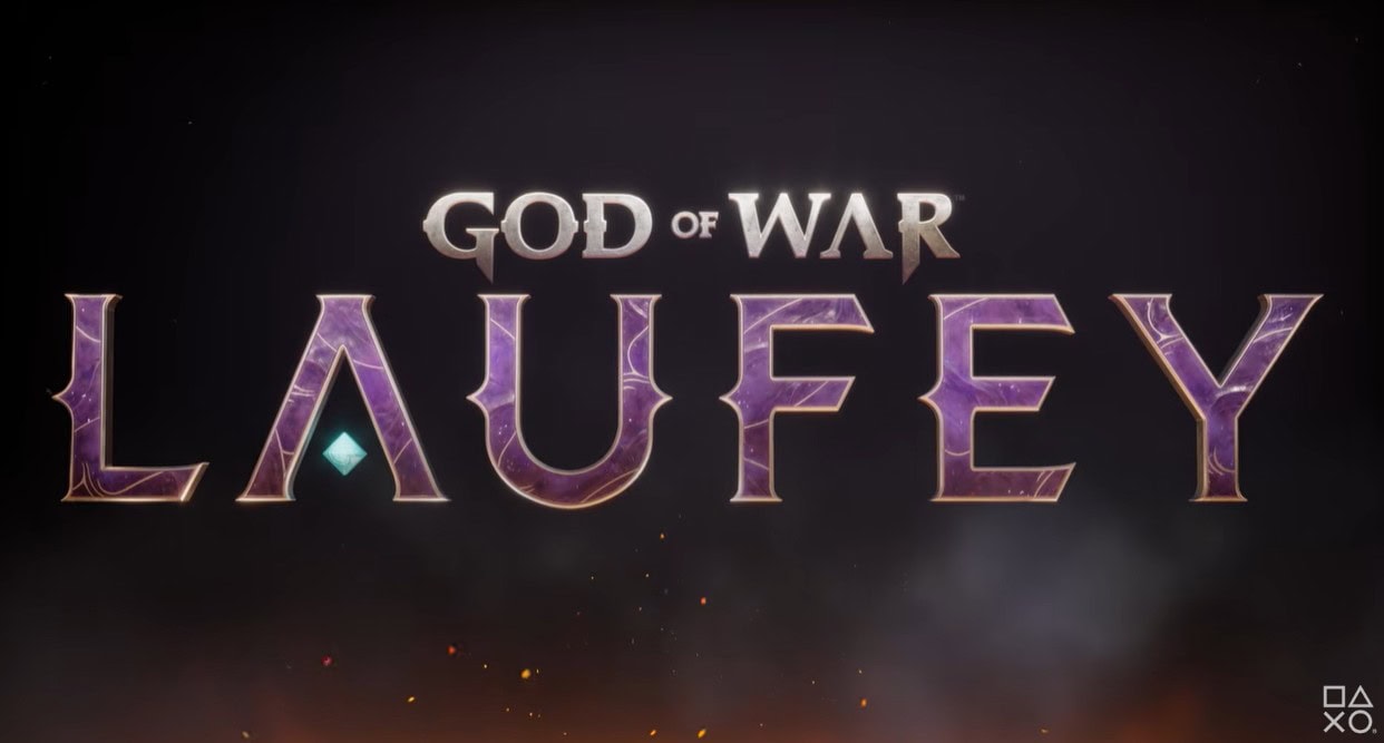 Logo van God of War Laufey met donkere achtergrond en vlammen, gericht op PlayStation 5 gamers en fans van de God of War-serie.