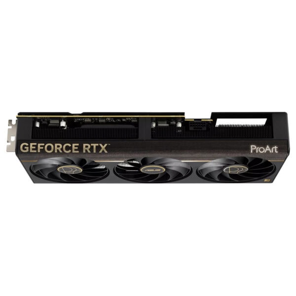 De ASUS ProArt GeForce RTX 5080 grafische kaart met drie ventilatoren en geavanceerde koeling, ideaal voor professionele en gaming toepassingen.