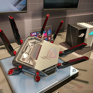 Gamingrouter met meerdere antennes en ROG branding, ontworpen voor high-performance gaming en Wi-Fi 8 technologie.